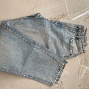 Zara Light Wash Jean